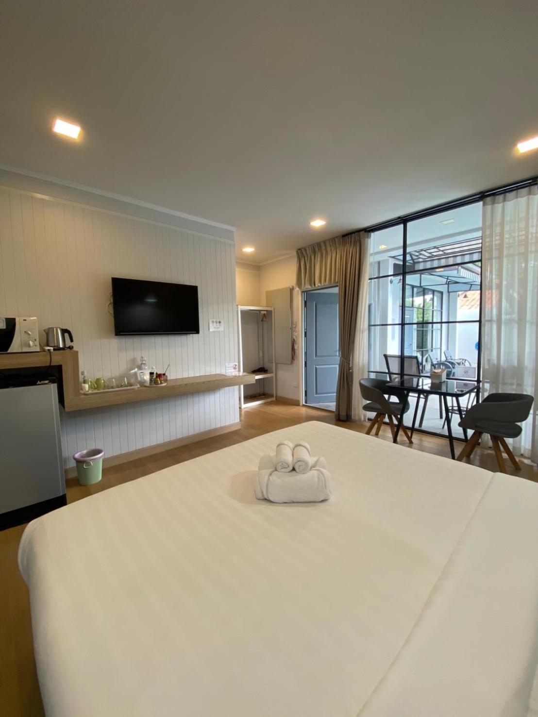 La Riva Boutique Hotel Kamphaeng Phet Ngoại thất bức ảnh